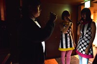 「バニラビーンズ ラストライブ -adieu-」終了を告げる舞台裏のバニラビーンズ。