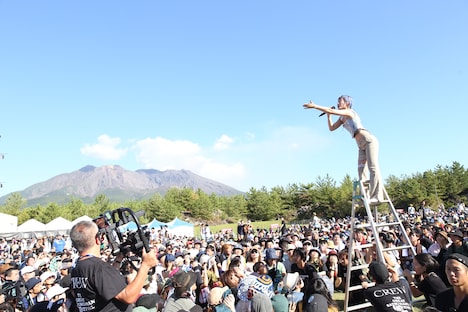 コムアイ（水曜日のカンパネラ）