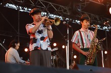 左から川崎太一朗（Tp / THE GOSSIP OF JAXX）、武嶋聡（Sax / THE GOSSIP OF JAXX）。