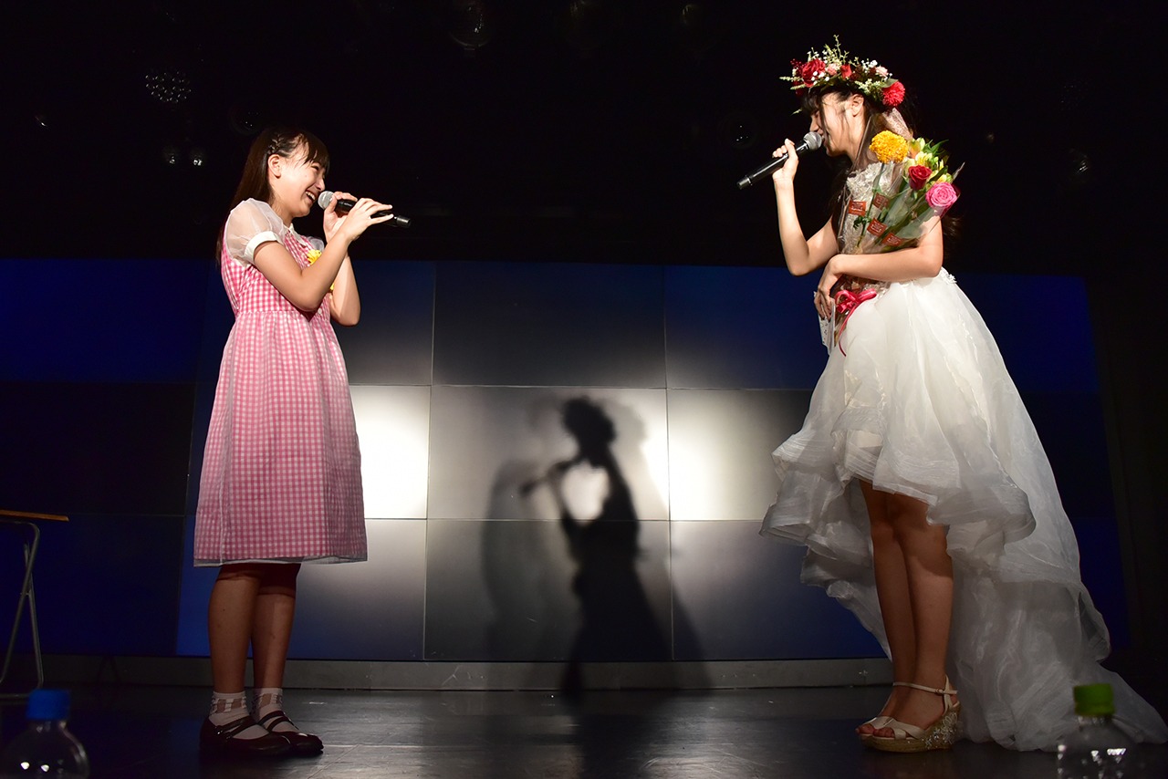 左から井上姫月、阿部かれん。