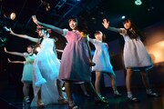 「ハコイリ▽ムスメ阿部かれん卒業公演～愛しい君とあの日の約束～」の様子。