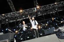 左から浜崎美保、タブゾンビ（Tp / SOIL & "PIMP" SESSIONS）。