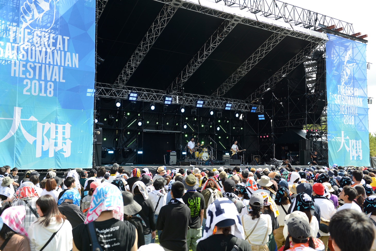 ペトロールズのライブの様子。