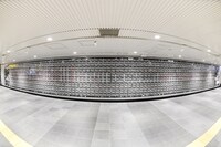 渋谷駅地下コンコースで展開されている「Hi-STA ZINE」のピールオフ広告。（写真提供：ピザ・オブ・デス・レコーズ）