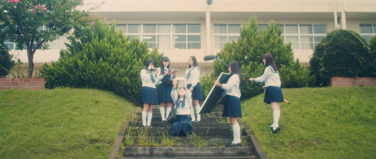 Someday Somewhere「いつの日かどこかで」ミュージックビデオのワンシーン。