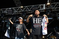 左から浜崎美保、タブゾンビ（Tp / SOIL & "PIMP" SESSIONS）。