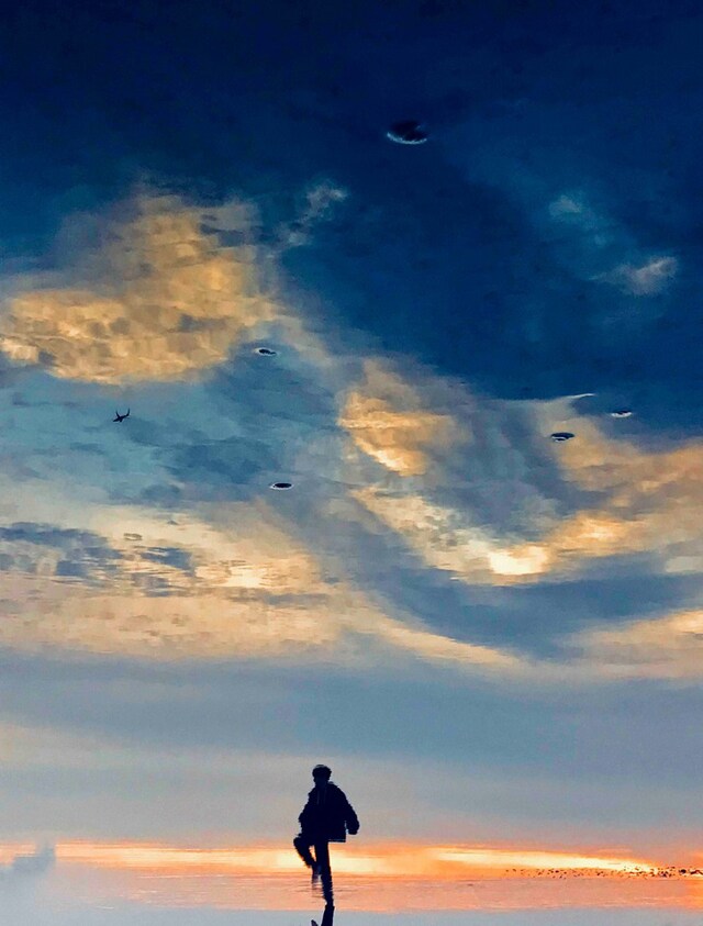 米津玄師「Flamingo / TEENAGE RIOT」メインビジュアル（Photo by Jiro Konami）