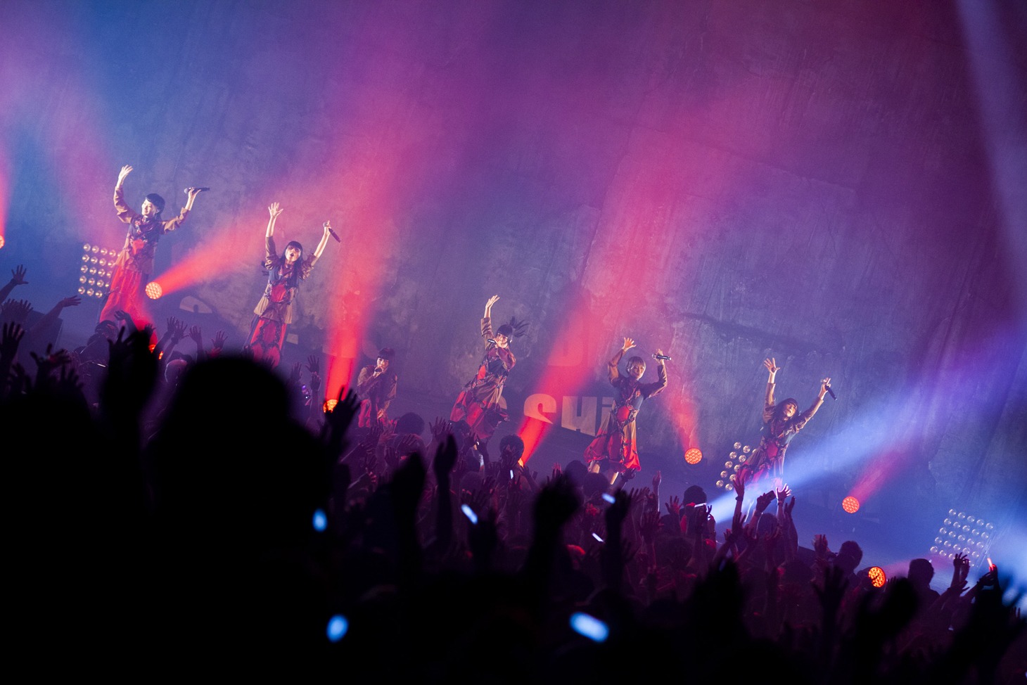 「BRiNG iCiNG SHiT HORSE TOUR FiNAL "THE NUDE"」東京・中野サンプラザホール公演の様子。（撮影：外林健太）