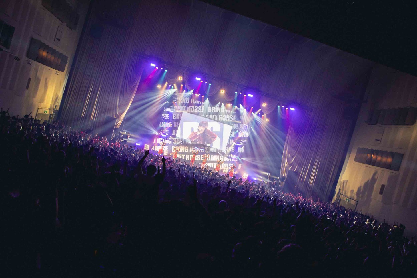 「BRiNG iCiNG SHiT HORSE TOUR FiNAL "THE NUDE"」東京・中野サンプラザホール公演の様子。（撮影：外林健太）
