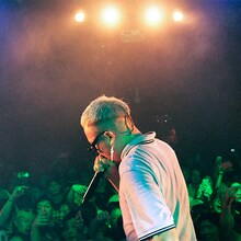 kZm「Dream Chaser feat. BIM / Wolves feat. 5lack」ジャケット