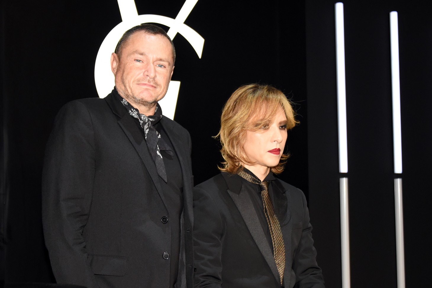 トム・ペシュー氏とYOSHIKI。