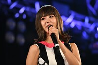 目に涙を浮かべるリサ。