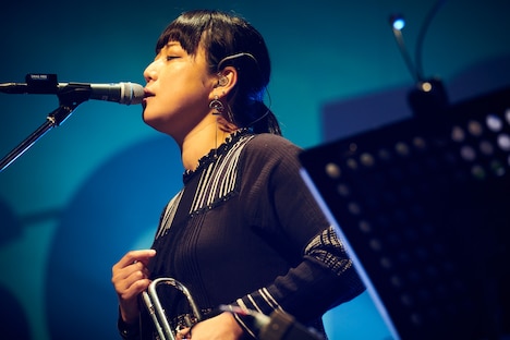 ファンファン（Tp, Key, Vo）（撮影：神藤剛）