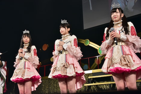 左から山本夏望、谷のばら、小日向ななせ。