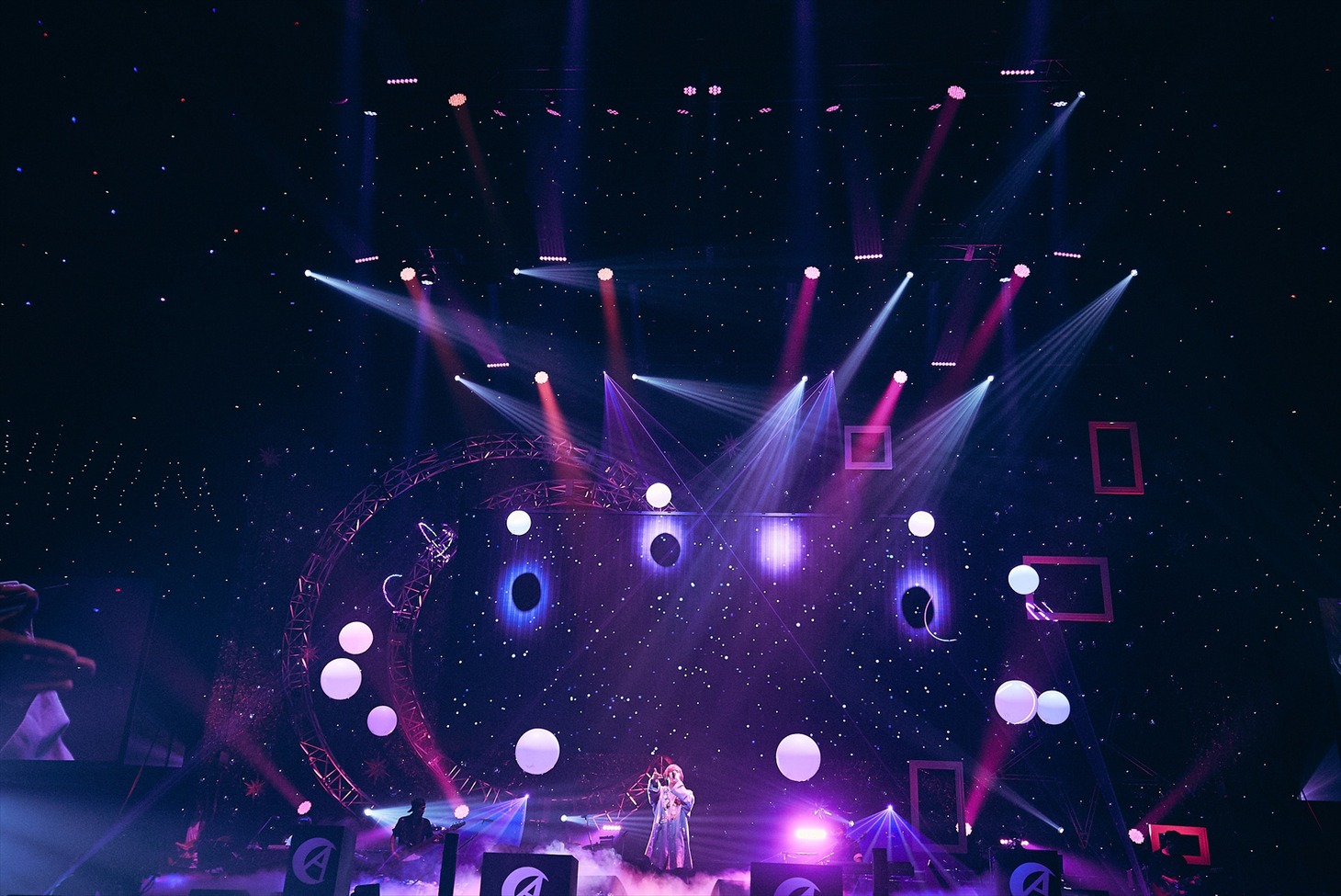 天月-あまつき-「Loveletter from Moon」の様子。（Photo by Tatsuya Kawasaki）