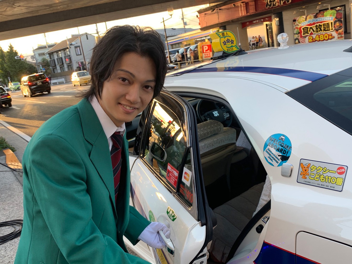 「ドロ刑 -警視庁捜査三課-」でタクシー運転手役を演じる喜矢武豊（ゴールデンボンバー）。 (c)日本テレビ