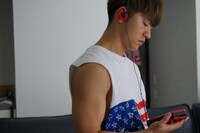 映画「ハナレイ・ベイ」より。