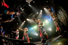 ゆるめるモ！「ゆるめるモ！の酔拳ツアー～カースト スペック どん底でもやる そんな僕らの戦い方～」兵庫・MUSIC ZOO KOBE 太陽と虎公演の様子。（Photo by shinz）