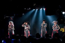 ゆるめるモ！「ゆるめるモ！の酔拳ツアー～カースト スペック どん底でもやる そんな僕らの戦い方～」兵庫・MUSIC ZOO KOBE 太陽と虎公演の様子。（Photo by shinz）