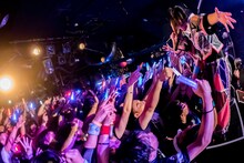 ゆるめるモ！「ゆるめるモ！の酔拳ツアー～カースト スペック どん底でもやる そんな僕らの戦い方～」兵庫・MUSIC ZOO KOBE 太陽と虎公演の様子。（Photo by shinz）