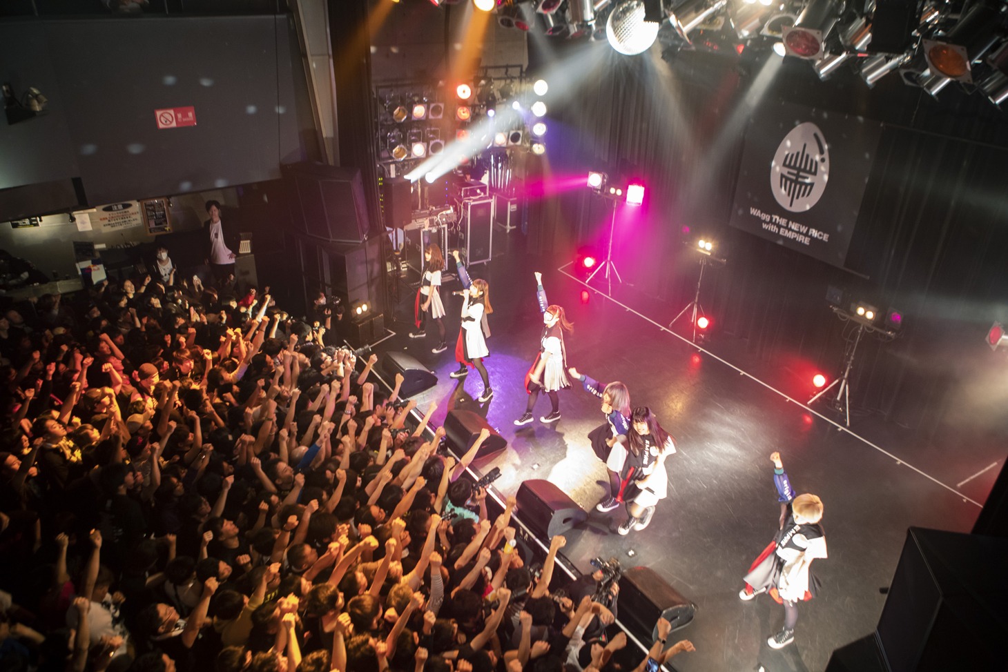「WAgg THE NEW RiCE with EMPiRE」TSUTAYA O-WEST公演よりEMPiREのライブの様子。（Photo by kenta sotobayashi）