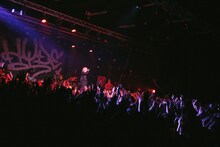 HYDE「HYDE LIVE 2018」福岡・BARKUP FUKUOKA公演の様子。（撮影：岡田貴之）