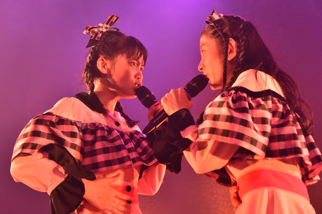 左から西垣有彩、瀬田さくら。