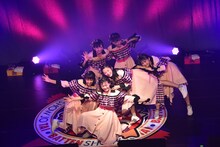 ばってん少女隊「ばってん少女隊の、田舎娘3rd～ハカタダンスホールベイベー～」熊本・熊本B.9 V1公演の様子。