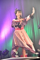 「武者返し」を体で表現する上田理子。