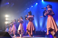 ばってん少女隊「ばってん少女隊の、田舎娘3rd～ハカタダンスホールベイベー～」熊本・熊本B.9 V1公演の様子。