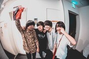 大阪・ミナミエリアで開催されたライブサーキットイベント「Eggs presents FM802 MINAMI WHEEL 2018」の10月8日の公演に出演したFEEDWIT。(写真提供:JIJI INC.)