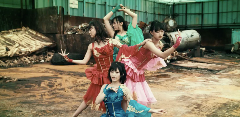 Good Tears「へえ、そーお？」ミュージックビデオのワンシーン。