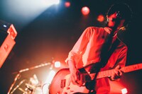 内澤崇仁（Vo, G）（撮影：西槇太一）