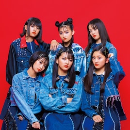 ばってん少女隊が激しく踊る「BDM」MVでスコット・マーフィーら熱演