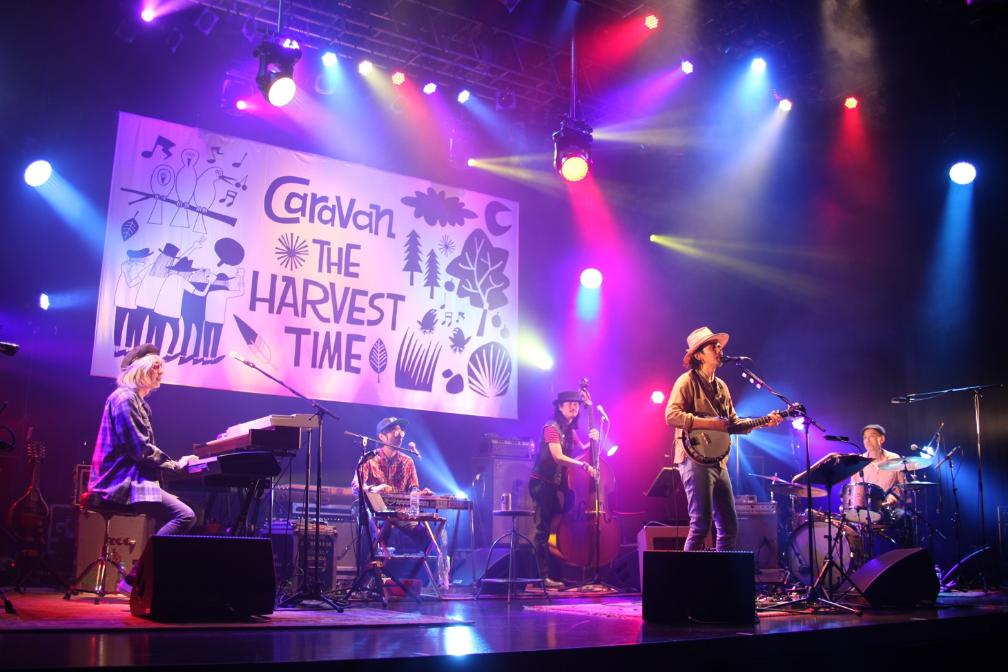 Caravanのライブの様子。（Photo by susie）