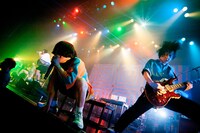 魔法少女になり隊（撮影：稲垣謙一）