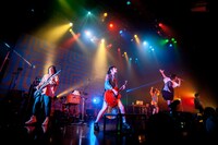 魔法少女になり隊（撮影：稲垣謙一）