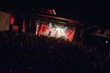 MOROHAのライブの様子。（Photo by MAYUMI-kiss it bitter-）