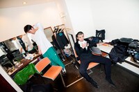 楽屋のMOROHA。（Photo by MAYUMI-kiss it bitter-）