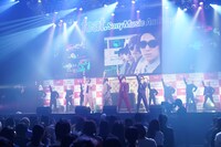 夜中出社集団（写真提供：ソニーミュージック）