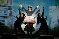 道重さゆみ「SAYUMINGLANDOLL～東京～」初日公演の様子。（写真提供：アップフロント）