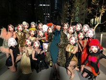 野宮真貴「東京は夜の七時」ミュージックビデオ撮影時の様子。（写真提供：ユニバーサル ミュージック）