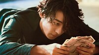 映画「億男」より高橋一生。 (c)2018映画「億男」製作委員会