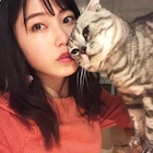 横山由依(AKB48)× 愛猫のビス