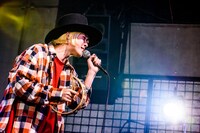 山田義孝（Vo）（撮影：ハヤシマコ）