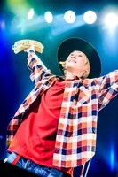 山田義孝（Vo）（撮影：ハヤシマコ）