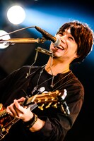 吉田結威（G, Vo）（撮影：ハヤシマコ）
