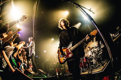 「SUPER BEAVER『歓声前夜』Release Tour 2018 ~初めての、ラクダ運転~」東京・shibuya eggman公演の様子。(撮影:日吉"JP"純平)
