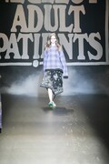 Amazon Fashion Week TOKYO「NEGLECT ADULT PATiENTS」ランウェイショーの様子。（Photo by kenta sotobayashi）