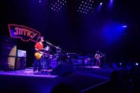 奥田民生「MTRY LIVE AT BUDOKAN」の様子。（撮影：三浦憲治）